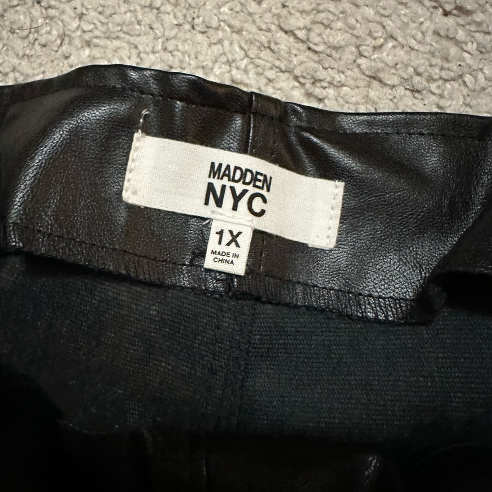 Womens 1X (17) Vegan Leather PAPERBAG Short Madden NYC Belted Black Zip NWT - Picture 8 of 9